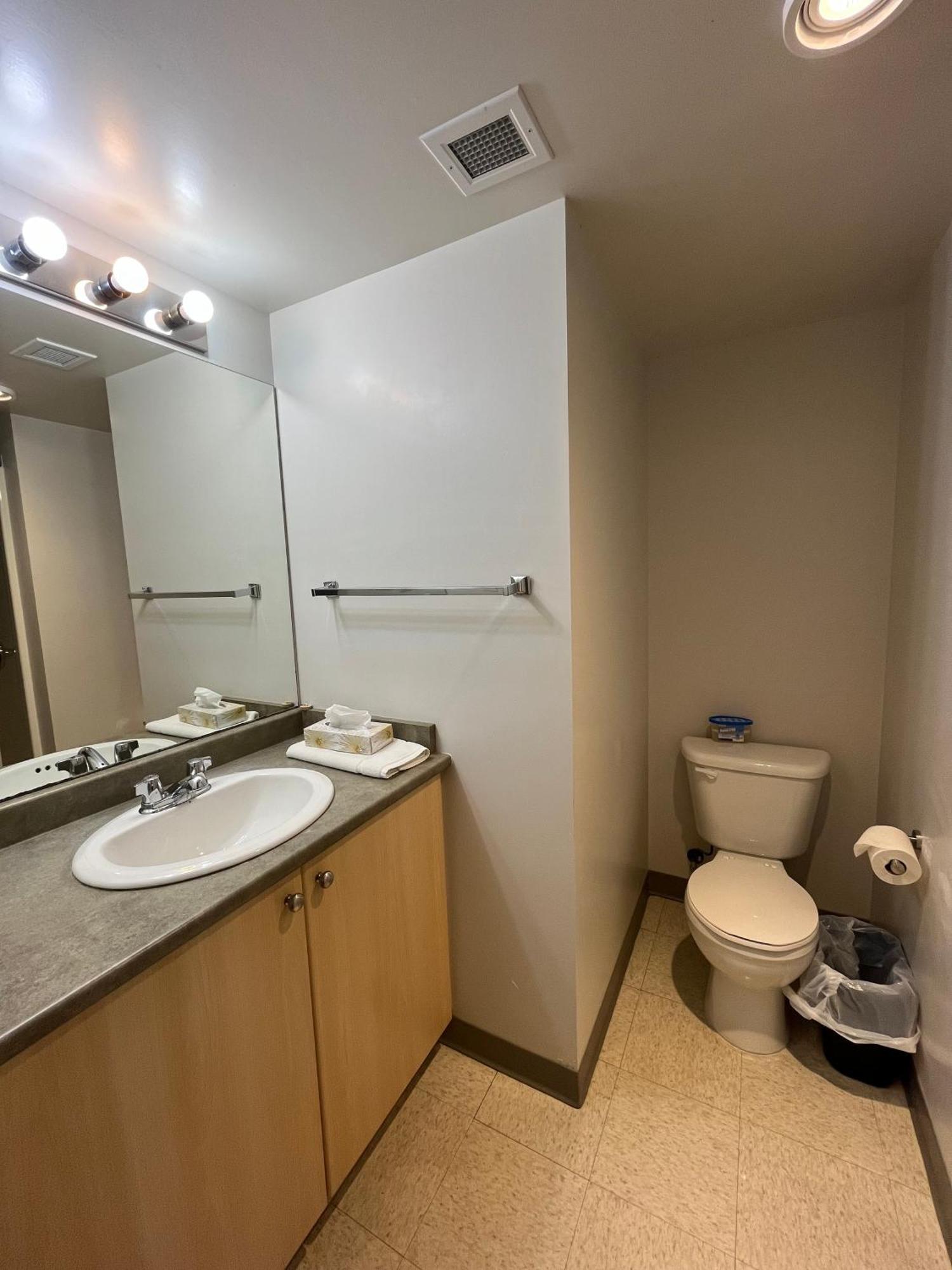 Carey Centre On Ubc Campus Apartment Vancouver Exterior photo